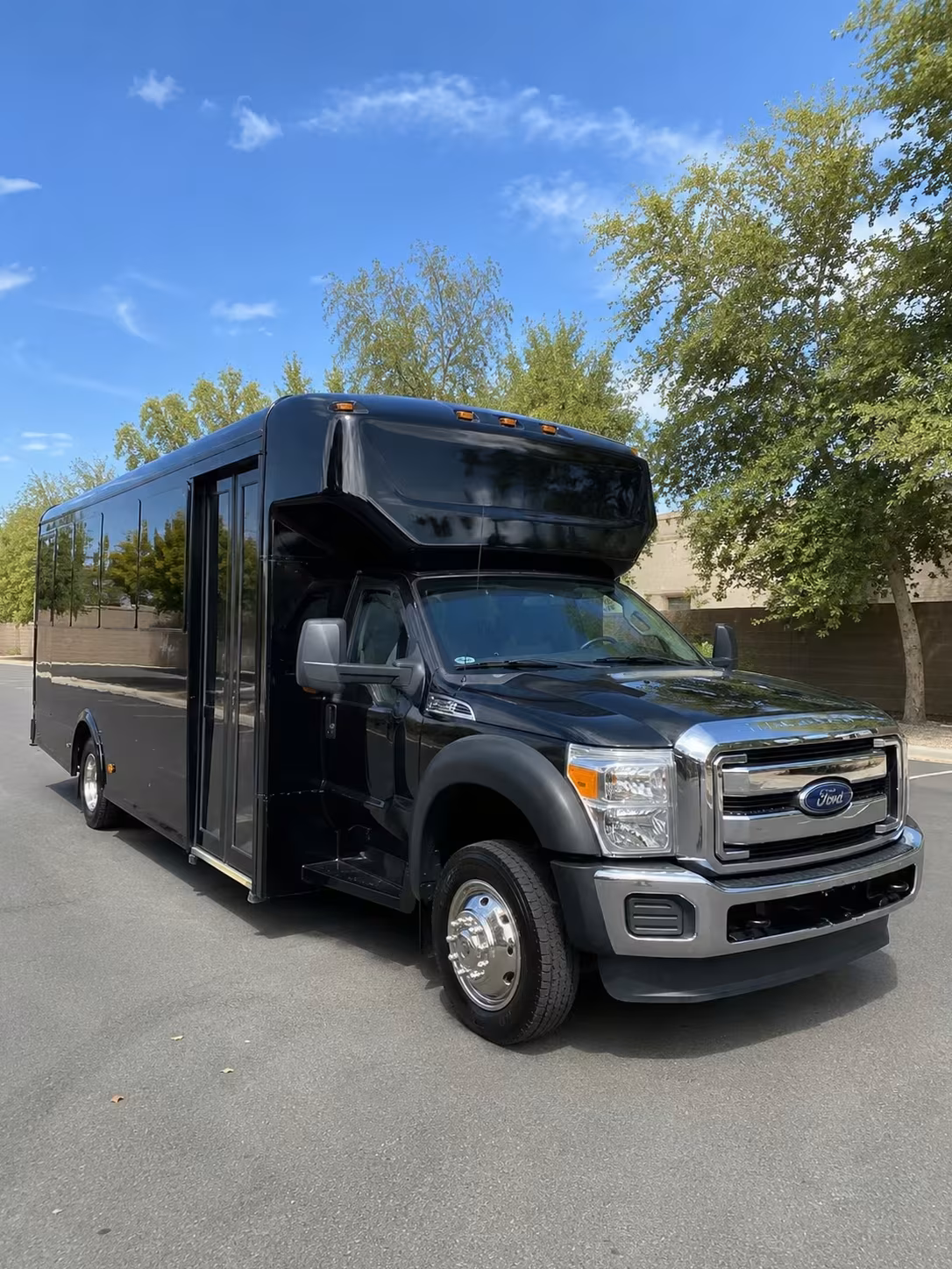 napa prom party bus rentals to hotel and vineyard venues